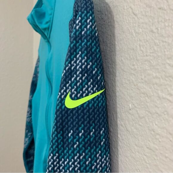NIKE PRO Dri- Fit Half Zip Women’s Medium Aqua Green Thumb Hole Polyester. - Picture 5 of 16